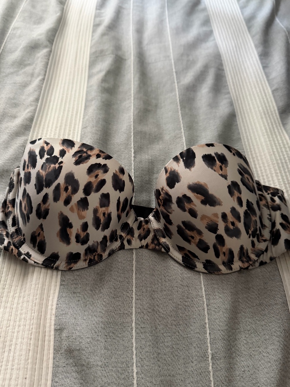 Victorias Secret strapless bra